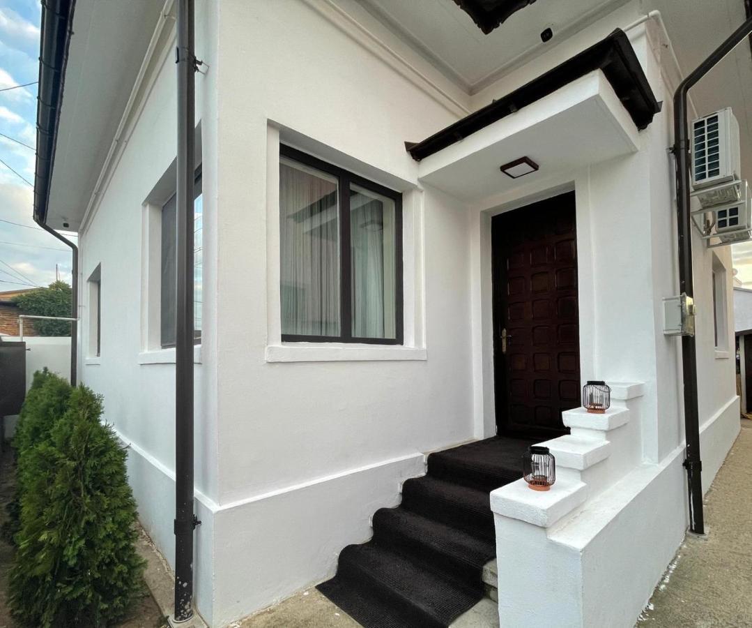 Premier Rooms Ploieşti Esterno foto