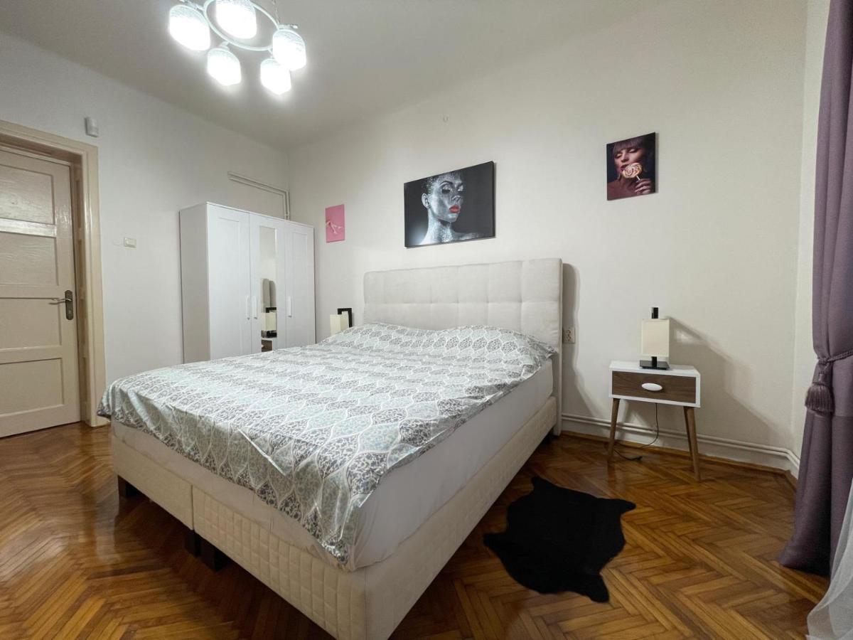 Premier Rooms Ploieşti Esterno foto
