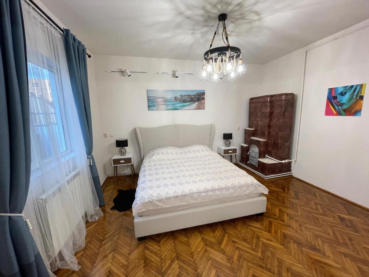Premier Rooms Ploieşti Esterno foto